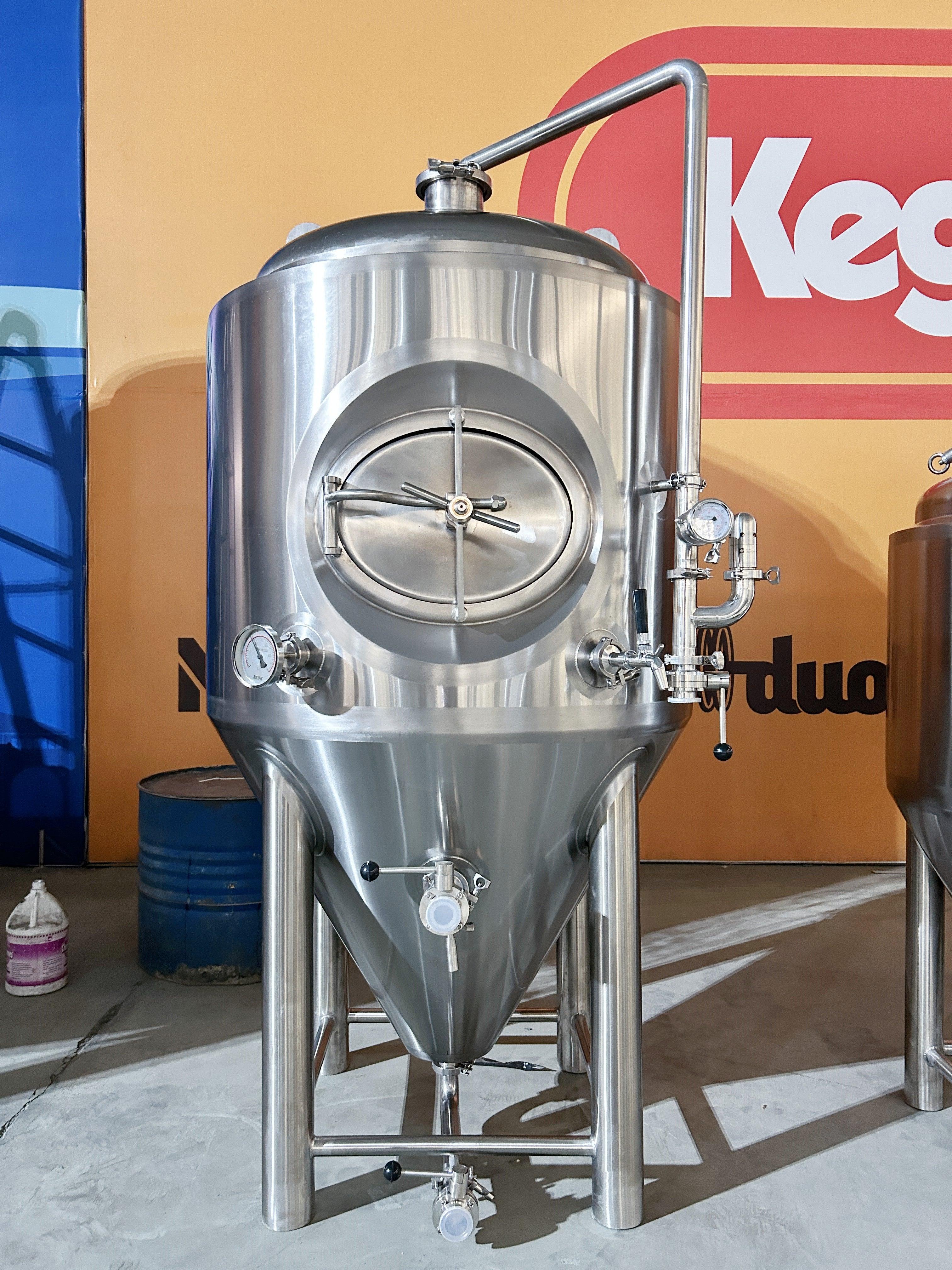 400L Conical Fermenter (pressurisable, jacketed) - Image 4