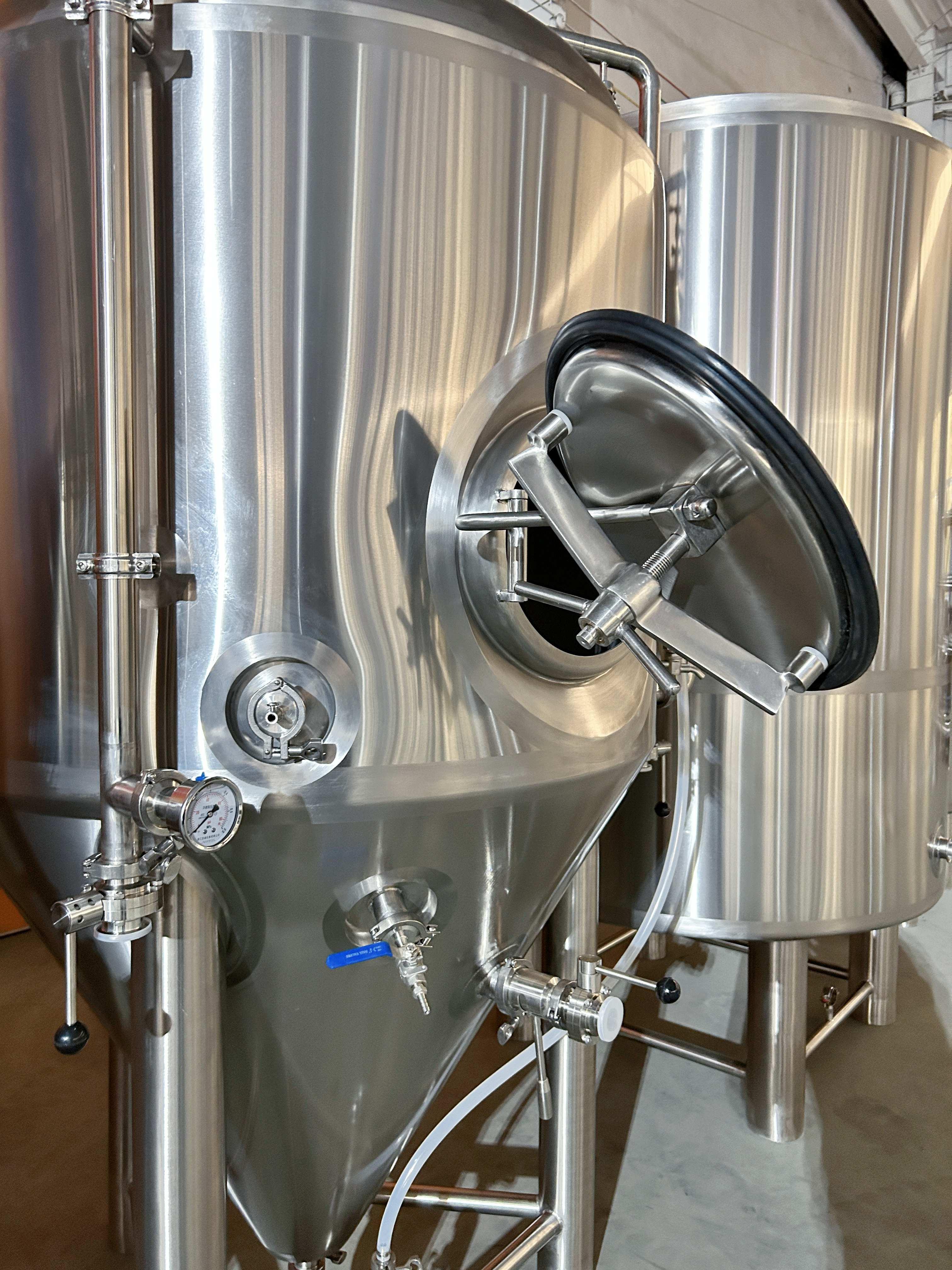 800L Conical Fermenter (pressurisable, jacketed) - Image 22