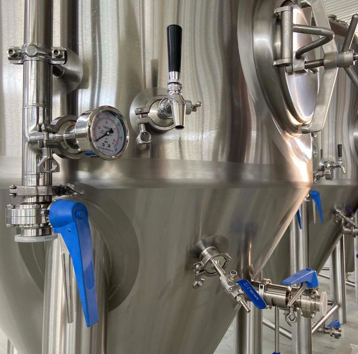 800L Conical Fermenter (pressurisable, jacketed) - Image 6