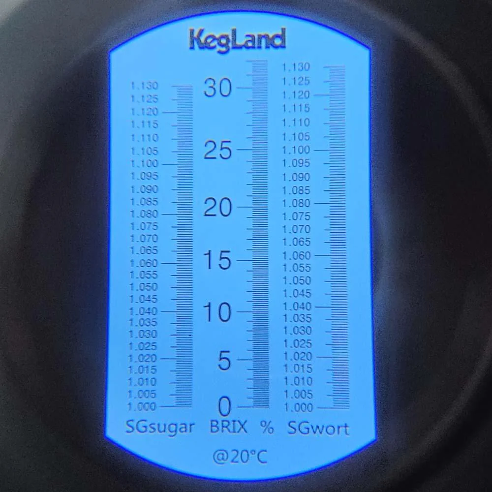 Saber LED Refractometer - Water Resistant  - Three Scale (incl Case, Charging Cable) - Image 5